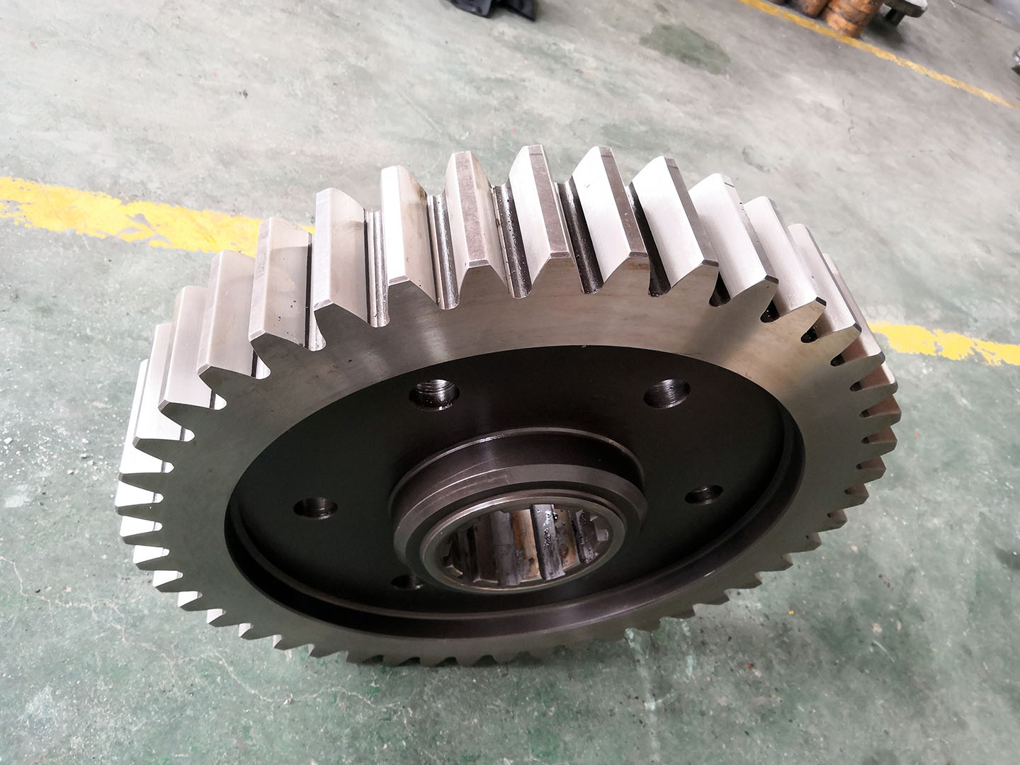 What Makes Industrial Spur Gear Ideal for Motor Reducers and Machinery?