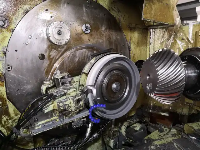 How Precision Spiral Bevel Gear Grinding Improves Gear Performance